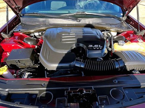 Used 2019 Chrysler 300 Touring w/ Sport Appearance Package image 9