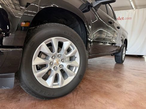 Used 2025 Chevrolet Silverado 1500 Custom image 20