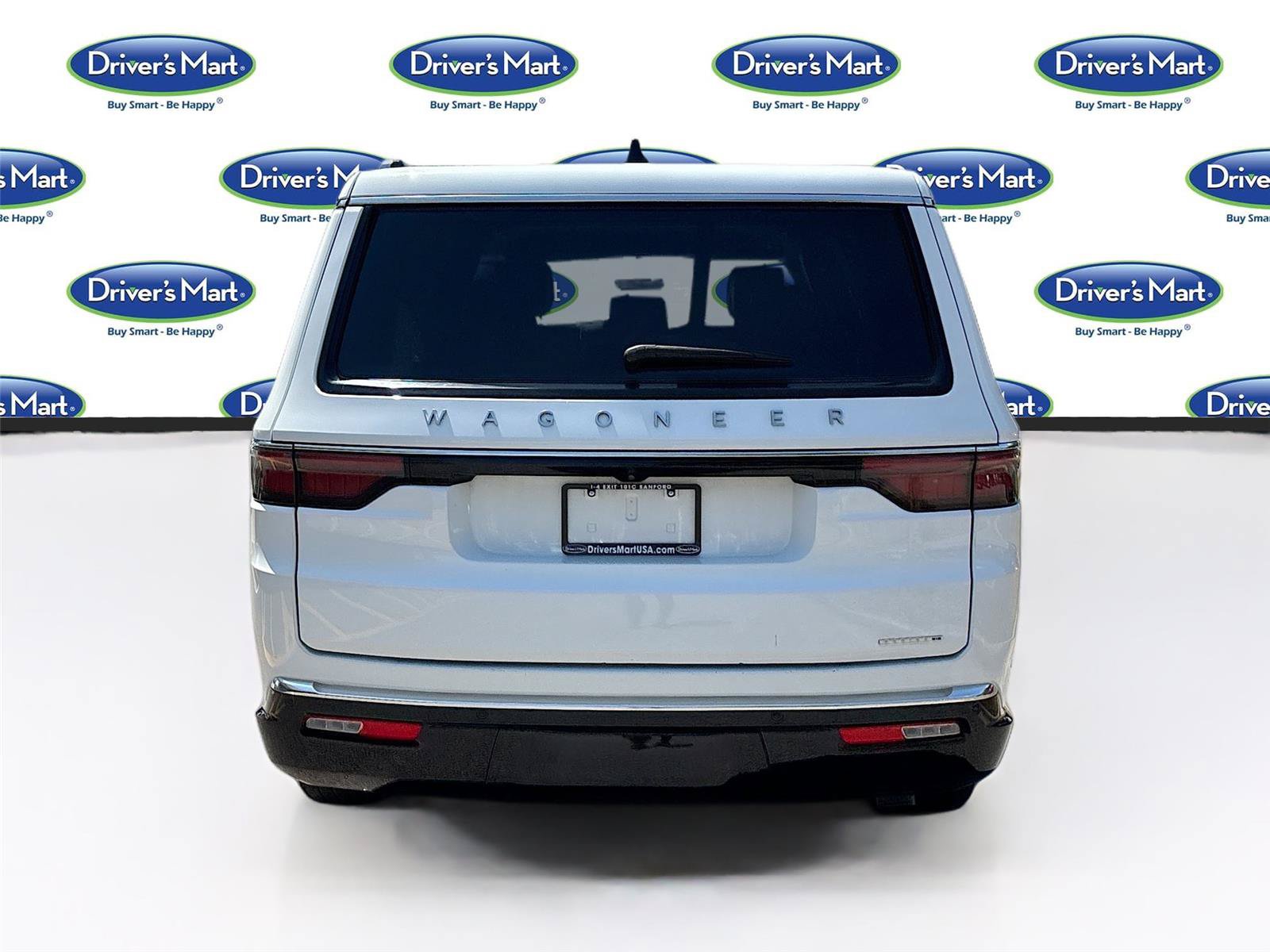 Used 2024 Jeep Wagoneer L Series II RWD image 6
