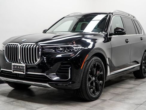 Used 2022 BMW X7 xDrive40i w/ Premium Package image 6