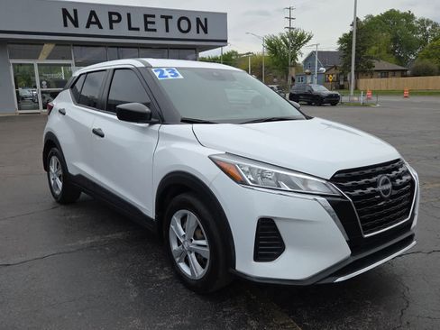 Used 2023 Nissan Kicks S FWD image 3