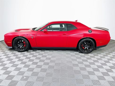 Used 2015 Dodge Challenger SRT Hellcat RWD image 4