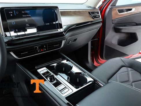 Used 2024 Volkswagen Atlas SE FWD image 23