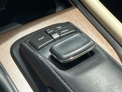 Used 2019 Lexus LX 570 4WD w/ Luxury Package image 40