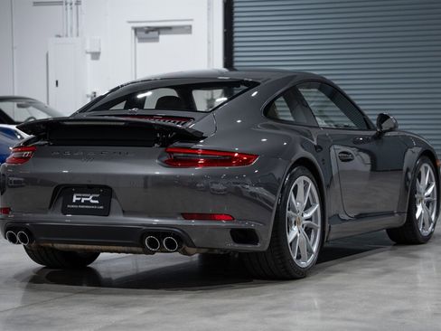 Used 2018 Porsche 911 Carrera RWD image 15