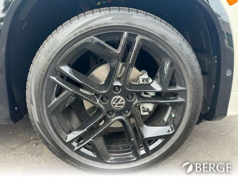 New 2026 Volkswagen Tiguan SE R-Line FWD image 10