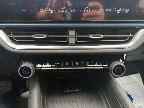 New 2026 Chevrolet Equinox EV LT w/ Convenience Package II image 23