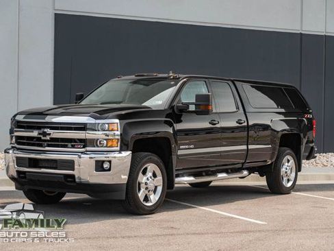 Used 2018 Chevrolet Silverado 2500 LT w/ All Star Edition AWD/4WD image 2