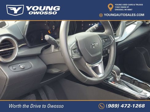 Used 2025 Chevrolet Trax ACTIV w/ Sunroof Package FWD image 10
