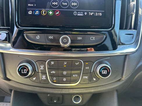 Used 2023 Chevrolet Traverse LT AWD/4WD image 19