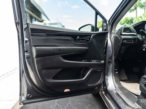 Used 2023 Honda Odyssey Touring image 12