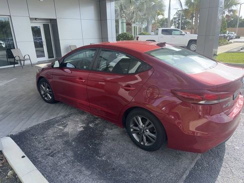 Used 2017 Hyundai Elantra SE FWD image 4
