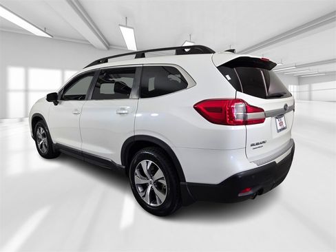 Certified 2021 Subaru Ascent Premium w/ Convenience Package image 4