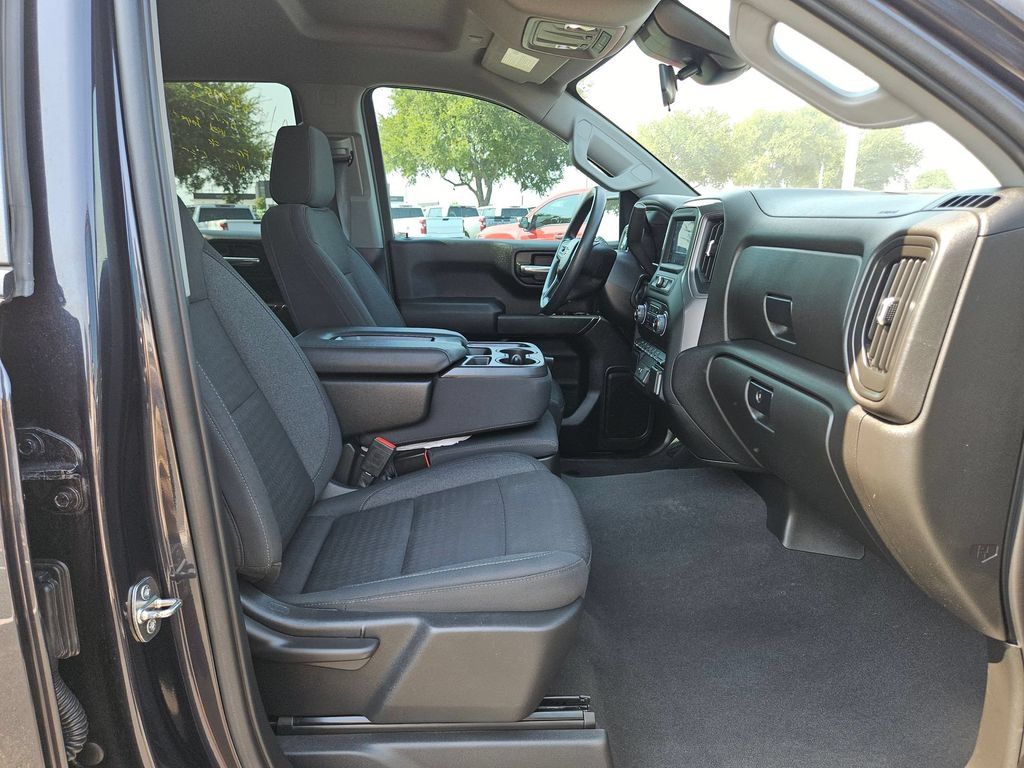 Certified 2022 Chevrolet Silverado 1500 Custom RWD image 26