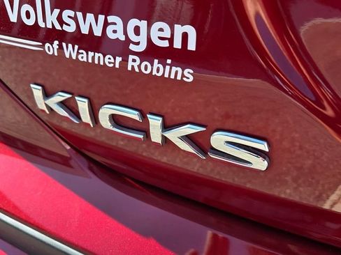 Used 2022 Nissan Kicks SV image 11