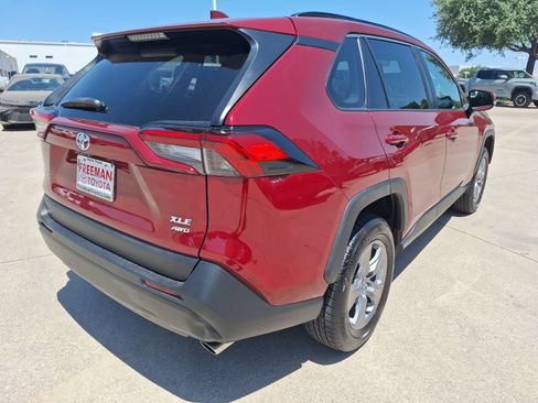 Used 2022 Toyota RAV4 XLE AWD/4WD image 6