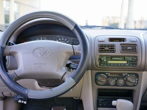 Used 2000 Toyota Corolla CE image 8