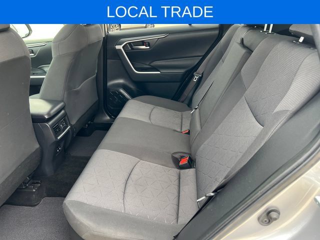 Used 2019 Toyota RAV4 XLE w/ Carpet Mat Package AWD/4WD image 13