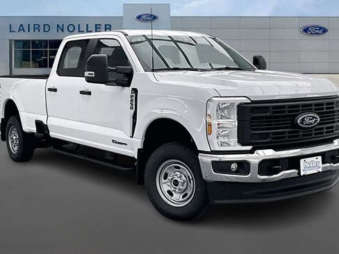 New 2026 Ford F250 XL w/ XL Chrome Package AWD/4WD image 2
