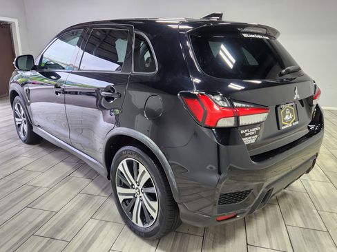 Used 2024 Mitsubishi Outlander Sport SE AWD/4WD image 3