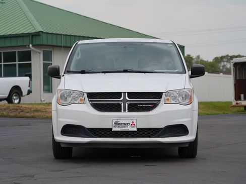 Used 2018 Dodge Grand Caravan SE w/ UConnect Hands-Free Group FWD image 8