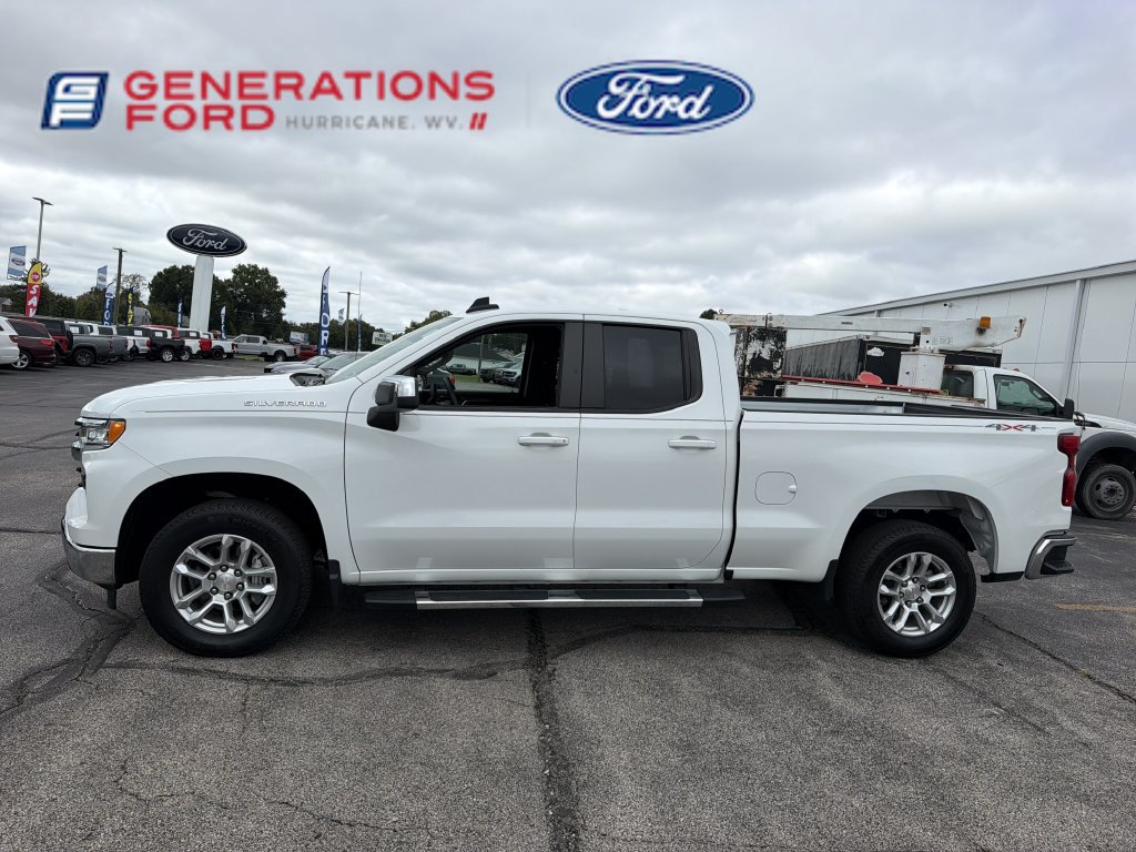 Used 2024 Chevrolet Silverado 1500 LT AWD/4WD image 12