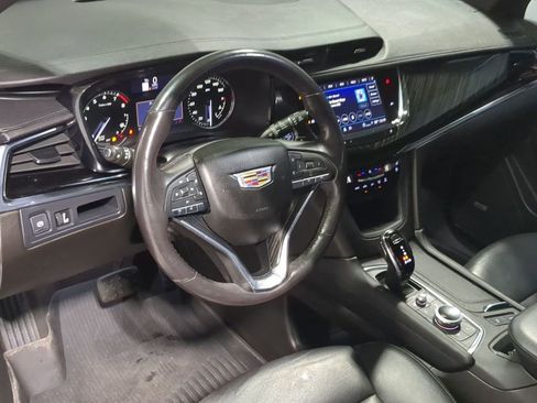 Used 2023 Cadillac XT6 Premium Luxury image 10
