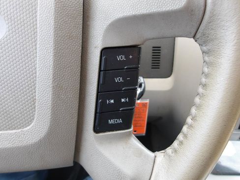 Used 2010 Ford Escape XLT FWD image 16