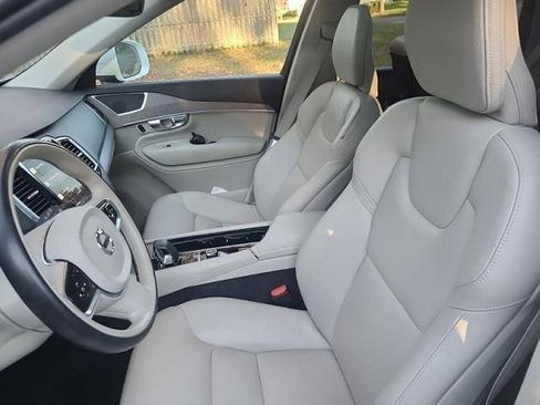 Used 2024 Volvo XC90 B5 Plus image 6
