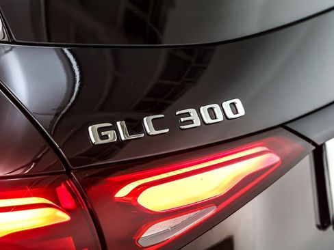 Used 2024 Mercedes-Benz GLC 300 GLC 300 SUV image 10