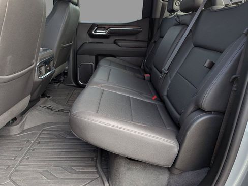 Used 2023 GMC Sierra 1500 SLT w/ SLT Premium Package AWD/4WD image 35