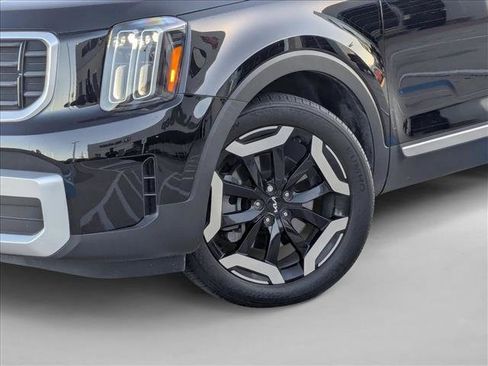 Used 2023 Kia Telluride S image 27