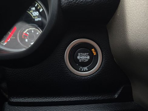 Used 2024 RAM 2500 Laramie AWD/4WD image 17