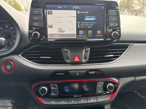 Used 2018 Hyundai Elantra GT Sport w/ Sport Tech Package 04 image 20