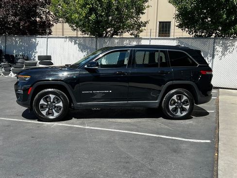 Used 2024 Jeep Grand Cherokee Limited 4xe AWD/4WD image 4