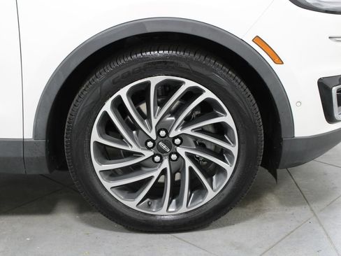 Used 2019 Lincoln Nautilus Reserve FWD image 13
