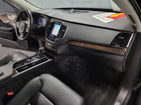 Used 2016 Volvo XC90 T6 Momentum w/ Momentum Plus Package image 26