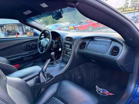 Used 2004 Chevrolet Corvette Z06 w/ Z06 Preferred Equipment Group RWD image 34