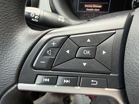 Used 2023 Nissan Kicks SV FWD image 19