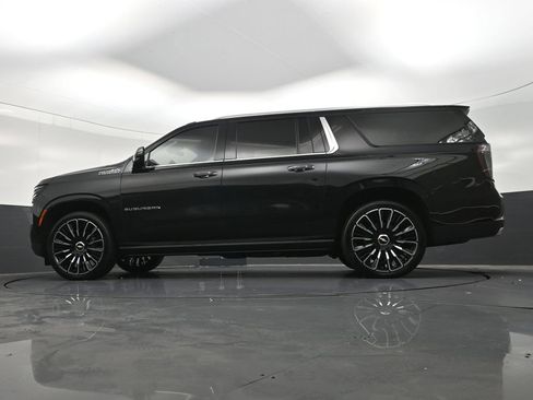 Used 2026 Chevrolet Suburban High Country AWD/4WD image 26
