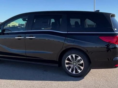 Used 2023 Honda Odyssey EX-L image 6
