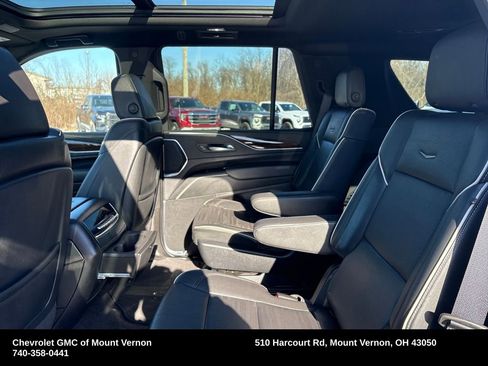 Used 2023 Cadillac Escalade Premium Luxury image 19