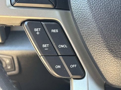 Used 2020 Ford F150 Lariat image 23