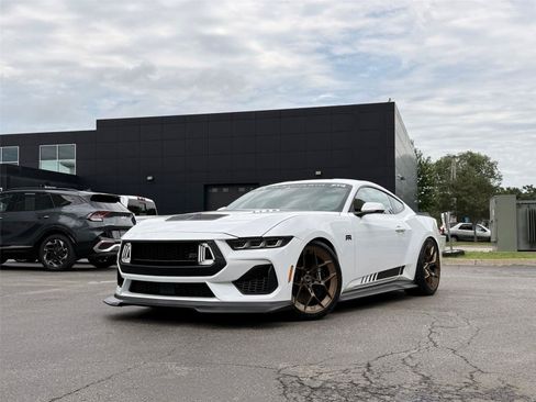 Used 2025 Ford Mustang GT Premium w/ GT Performance Package RWD image 2