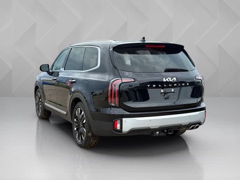 Used 2024 Kia Telluride SX w/ Towing Package FWD image 7