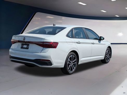 Certified 2025 Volkswagen Jetta Sport FWD image 5