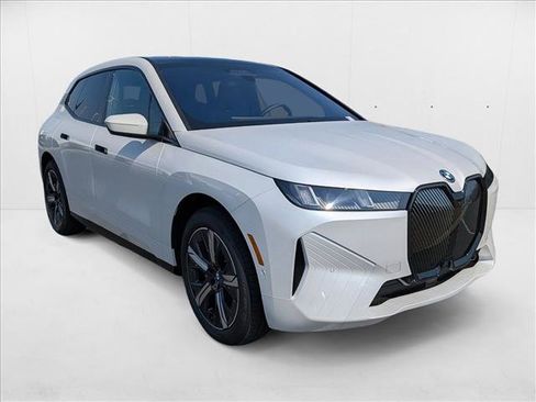 New 2026 BMW iX xDrive60 image 6