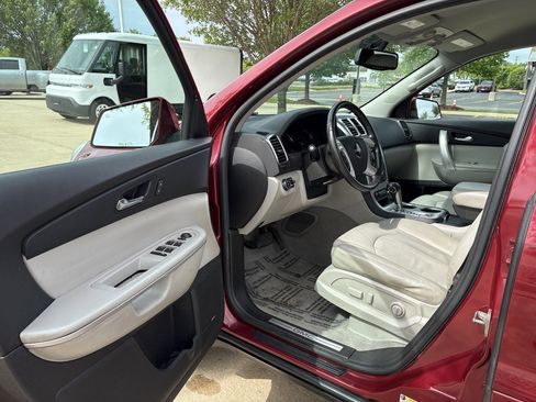 Used 2010 GMC Acadia SLT FWD image 13