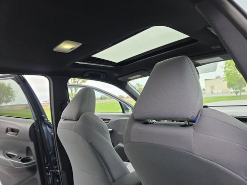 Used 2023 Toyota Corolla Cross AWD Hybrid w/ Moonroof Package image 17