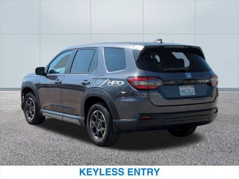 Used 2023 Honda Pilot LX image 9